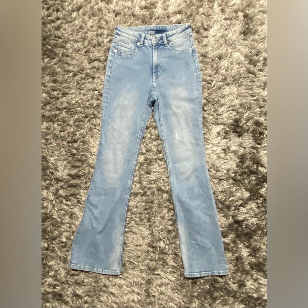 H&M Women’s Flare Jean, Size 6, Light Wash